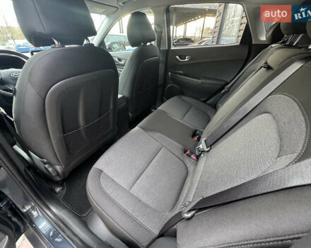 Сірий Хендай Kona Electric, об'ємом двигуна 0 л та пробігом 48 тис. км за 17500 $, фото 38 на Automoto.ua
