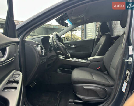 Сірий Хендай Kona Electric, об'ємом двигуна 0 л та пробігом 48 тис. км за 17500 $, фото 29 на Automoto.ua