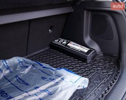 Серый Хендай Kona Electric, объемом двигателя 0 л и пробегом 46 тыс. км за 17950 $, фото 35 на Automoto.ua