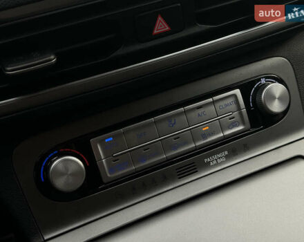 Сірий Хендай Kona Electric, об'ємом двигуна 0 л та пробігом 48 тис. км за 17500 $, фото 34 на Automoto.ua