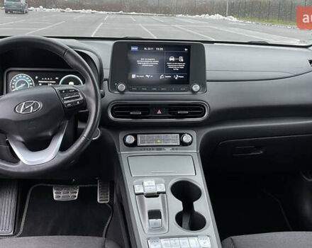 Сірий Хендай Kona Electric, об'ємом двигуна 0 л та пробігом 103 тис. км за 19700 $, фото 12 на Automoto.ua