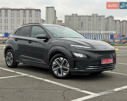 Серый Хендай Kona Electric, объемом двигателя 0 л и пробегом 50 тыс. км за 18500 $, фото 71 на Automoto.ua