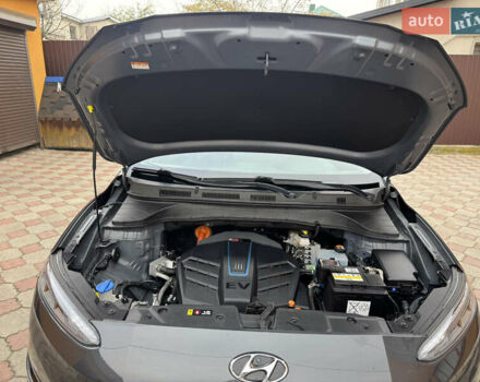 Серый Хендай Kona Electric, объемом двигателя 0 л и пробегом 112 тыс. км за 18999 $, фото 34 на Automoto.ua