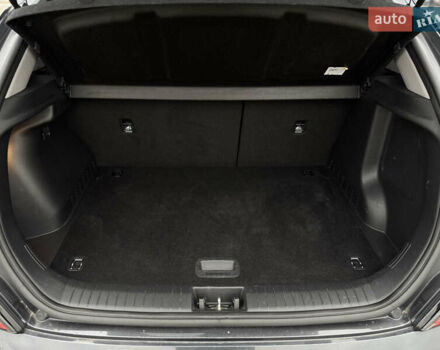 Серый Хендай Kona Electric, объемом двигателя 0 л и пробегом 50 тыс. км за 18500 $, фото 49 на Automoto.ua