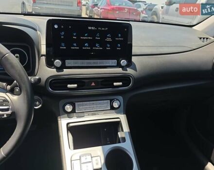 Серый Хендай Kona Electric, объемом двигателя 0 л и пробегом 31 тыс. км за 15000 $, фото 9 на Automoto.ua