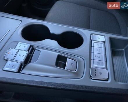 Серый Хендай Kona Electric, объемом двигателя 0 л и пробегом 115 тыс. км за 20600 $, фото 7 на Automoto.ua