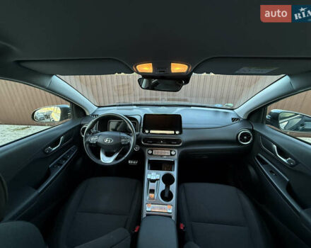 Сірий Хендай Kona Electric, об'ємом двигуна 0 л та пробігом 41 тис. км за 18650 $, фото 29 на Automoto.ua