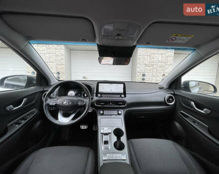 Серый Хендай Kona Electric, объемом двигателя 0 л и пробегом 57 тыс. км за 16790 $, фото 24 на Automoto.ua