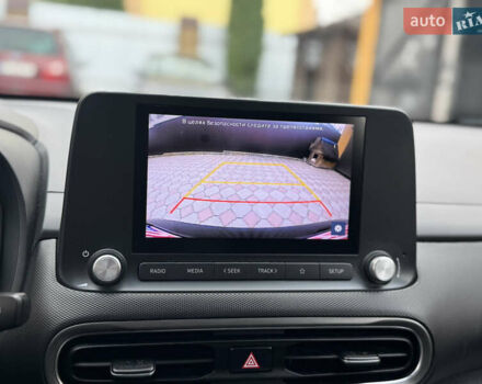 Серый Хендай Kona Electric, объемом двигателя 0 л и пробегом 112 тыс. км за 18499 $, фото 53 на Automoto.ua