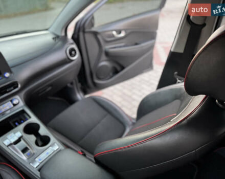 Сірий Хендай Kona Electric, об'ємом двигуна 0 л та пробігом 69 тис. км за 20700 $, фото 111 на Automoto.ua