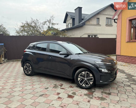 Серый Хендай Kona Electric, объемом двигателя 0 л и пробегом 112 тыс. км за 18499 $, фото 58 на Automoto.ua
