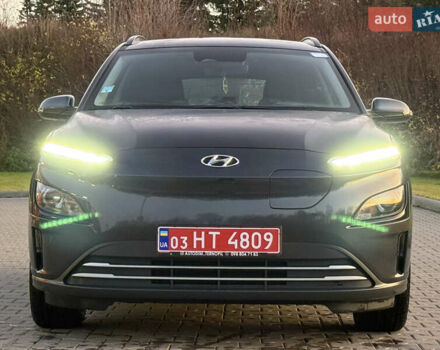 Серый Хендай Kona Electric, объемом двигателя 0 л и пробегом 36 тыс. км за 16999 $, фото 6 на Automoto.ua