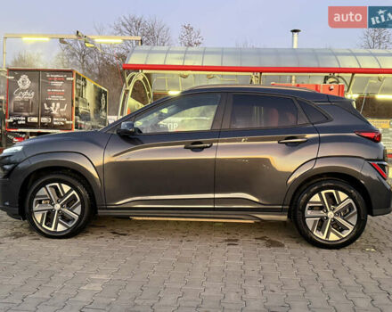 Серый Хендай Kona Electric, объемом двигателя 0 л и пробегом 36 тыс. км за 16999 $, фото 9 на Automoto.ua
