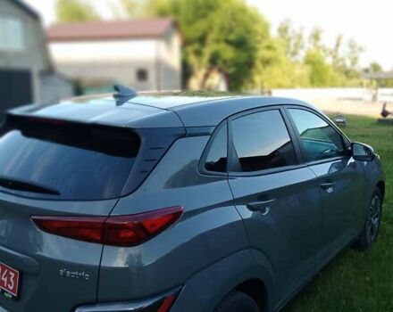 Серый Хендай Kona Electric, объемом двигателя 0 л и пробегом 71 тыс. км за 18500 $, фото 17 на Automoto.ua