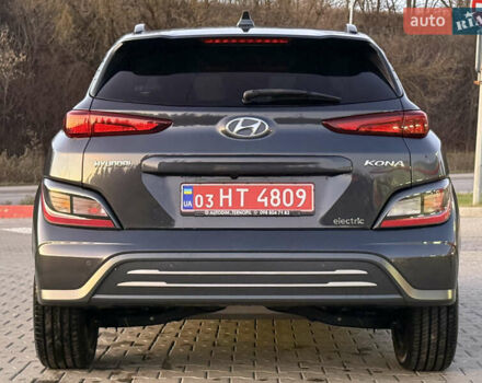 Серый Хендай Kona Electric, объемом двигателя 0 л и пробегом 36 тыс. км за 16999 $, фото 7 на Automoto.ua