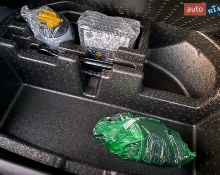 Серый Хендай Kona Electric, объемом двигателя 0 л и пробегом 36 тыс. км за 16999 $, фото 25 на Automoto.ua