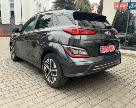 Серый Хендай Kona Electric, объемом двигателя 0 л и пробегом 20 тыс. км за 17500 $, фото 8 на Automoto.ua