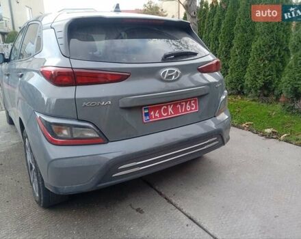 Серый Хендай Kona Electric, объемом двигателя 0 л и пробегом 76 тыс. км за 16000 $, фото 9 на Automoto.ua