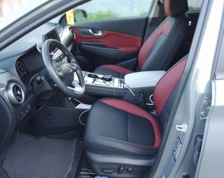 Серый Хендай Kona Electric, объемом двигателя 0 л и пробегом 71 тыс. км за 18500 $, фото 13 на Automoto.ua