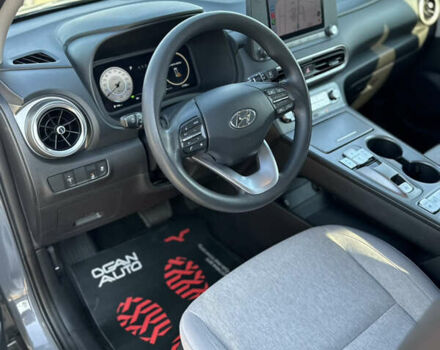 Серый Хендай Kona Electric, объемом двигателя 0 л и пробегом 66 тыс. км за 21500 $, фото 24 на Automoto.ua