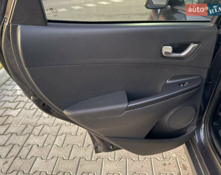 Серый Хендай Kona Electric, объемом двигателя 0 л и пробегом 36 тыс. км за 16999 $, фото 19 на Automoto.ua