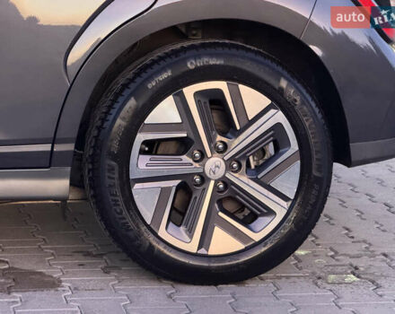 Серый Хендай Kona Electric, объемом двигателя 0 л и пробегом 36 тыс. км за 16999 $, фото 13 на Automoto.ua