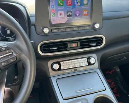 Серый Хендай Kona Electric, объемом двигателя 0 л и пробегом 66 тыс. км за 21500 $, фото 7 на Automoto.ua