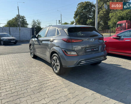 Серый Хендай Kona Electric, объемом двигателя 0 л и пробегом 66 тыс. км за 21500 $, фото 2 на Automoto.ua