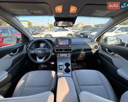 Серый Хендай Kona Electric, объемом двигателя 0 л и пробегом 66 тыс. км за 21500 $, фото 14 на Automoto.ua