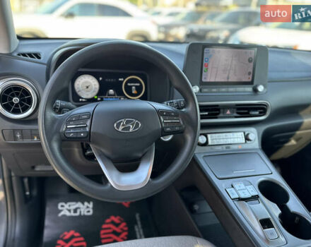 Серый Хендай Kona Electric, объемом двигателя 0 л и пробегом 66 тыс. км за 21500 $, фото 23 на Automoto.ua