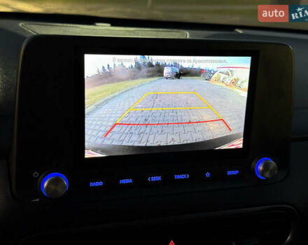 Серый Хендай Kona Electric, объемом двигателя 0 л и пробегом 36 тыс. км за 16999 $, фото 18 на Automoto.ua