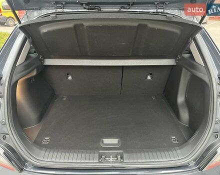 Серый Хендай Kona Electric, объемом двигателя 0 л и пробегом 20 тыс. км за 17500 $, фото 13 на Automoto.ua