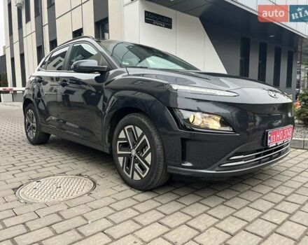 Серый Хендай Kona Electric, объемом двигателя 0 л и пробегом 20 тыс. км за 17500 $, фото 4 на Automoto.ua