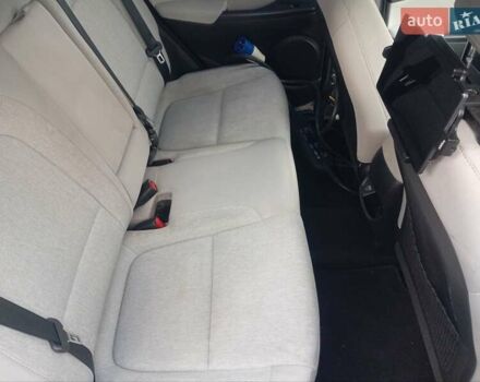 Серый Хендай Kona Electric, объемом двигателя 0 л и пробегом 76 тыс. км за 16000 $, фото 3 на Automoto.ua