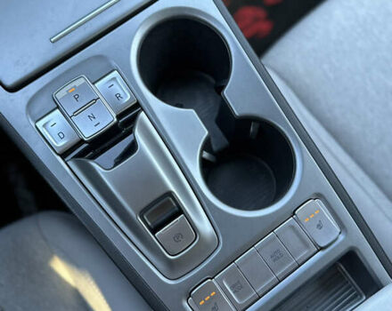 Серый Хендай Kona Electric, объемом двигателя 0 л и пробегом 66 тыс. км за 21500 $, фото 18 на Automoto.ua