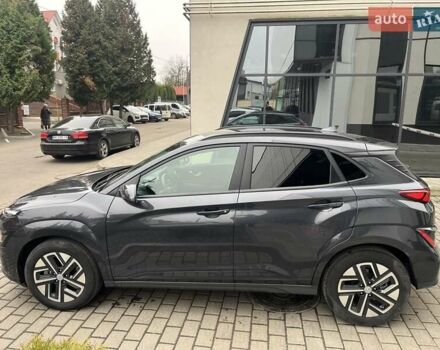 Серый Хендай Kona Electric, объемом двигателя 0 л и пробегом 20 тыс. км за 17500 $, фото 7 на Automoto.ua