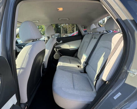 Серый Хендай Kona Electric, объемом двигателя 0 л и пробегом 66 тыс. км за 21500 $, фото 6 на Automoto.ua