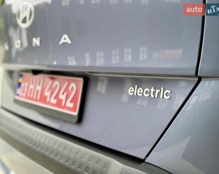 Серый Хендай Kona Electric, объемом двигателя 0 л и пробегом 4 тыс. км за 24999 $, фото 23 на Automoto.ua