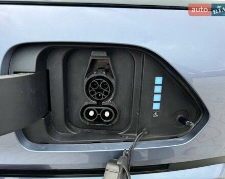 Серый Хендай Kona Electric, объемом двигателя 0 л и пробегом 4 тыс. км за 24999 $, фото 32 на Automoto.ua