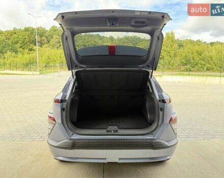 Серый Хендай Kona Electric, объемом двигателя 0 л и пробегом 4 тыс. км за 24999 $, фото 59 на Automoto.ua