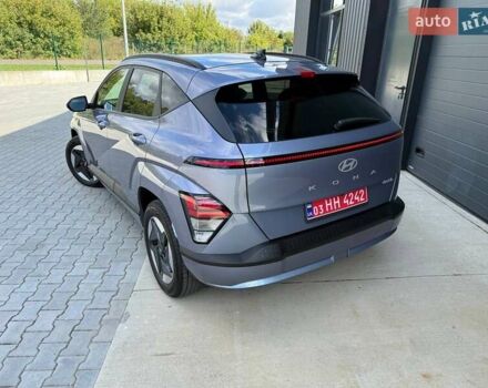 Серый Хендай Kona Electric, объемом двигателя 0 л и пробегом 4 тыс. км за 24999 $, фото 164 на Automoto.ua