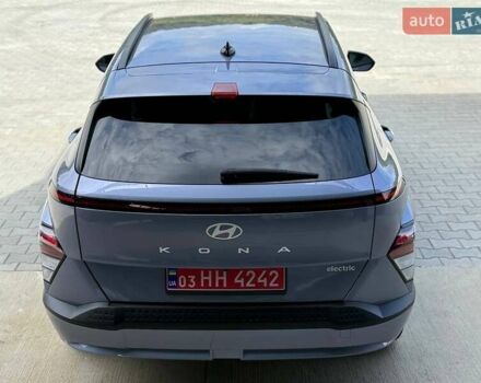 Серый Хендай Kona Electric, объемом двигателя 0 л и пробегом 4 тыс. км за 24999 $, фото 65 на Automoto.ua