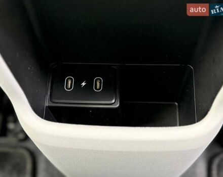 Серый Хендай Kona Electric, объемом двигателя 0 л и пробегом 4 тыс. км за 24999 $, фото 73 на Automoto.ua