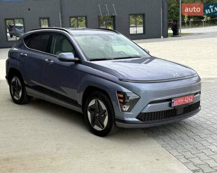Серый Хендай Kona Electric, объемом двигателя 0 л и пробегом 4 тыс. км за 24999 $, фото 1 на Automoto.ua