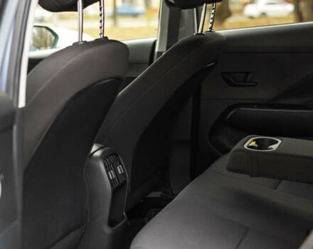 Серый Хендай Kona Electric, объемом двигателя 0 л и пробегом 25 тыс. км за 22700 $, фото 27 на Automoto.ua