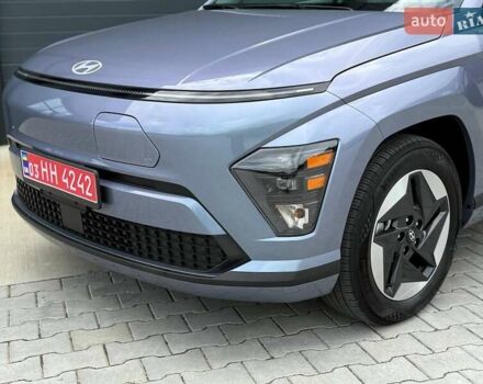 Серый Хендай Kona Electric, объемом двигателя 0 л и пробегом 4 тыс. км за 24999 $, фото 29 на Automoto.ua