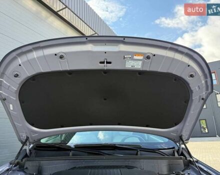 Серый Хендай Kona Electric, объемом двигателя 0 л и пробегом 4 тыс. км за 24999 $, фото 145 на Automoto.ua