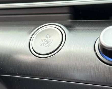 Серый Хендай Kona Electric, объемом двигателя 0 л и пробегом 4 тыс. км за 24999 $, фото 128 на Automoto.ua