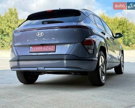 Серый Хендай Kona Electric, объемом двигателя 0 л и пробегом 4 тыс. км за 24999 $, фото 162 на Automoto.ua