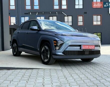 Серый Хендай Kona Electric, объемом двигателя 0 л и пробегом 4 тыс. км за 24999 $, фото 153 на Automoto.ua